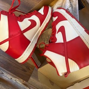 Nike dunk red and white